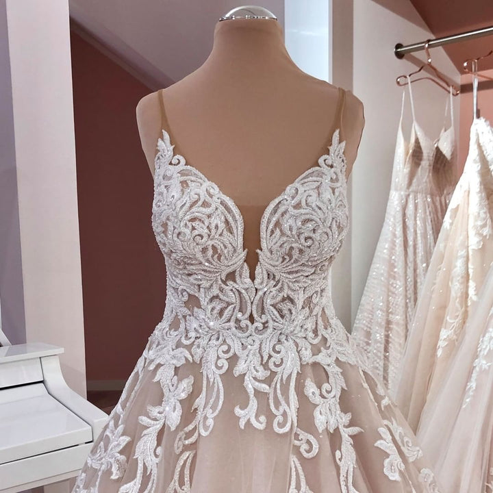 Bmbride A-Line V-neck Spaghetti Straps Backless Appliques Lace Tulle Wedding Dress