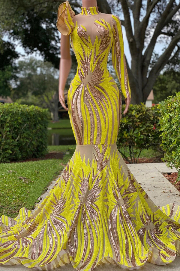 Light Yellow Prom Dress with One Shoulder Halter and Mermaid Classic Appliques