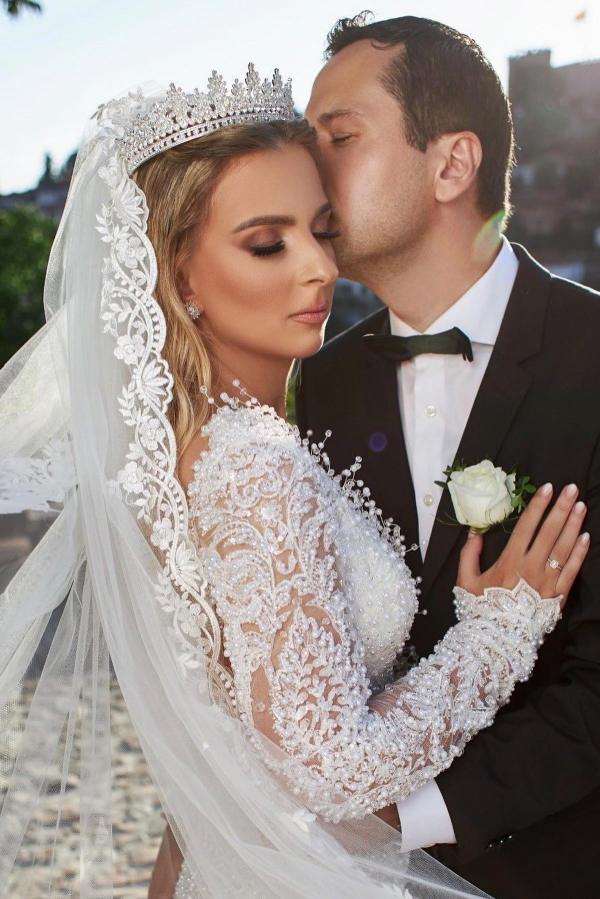 Bmbride Long Mermaid V-neck Lace Wedding Dresses with Sleeves