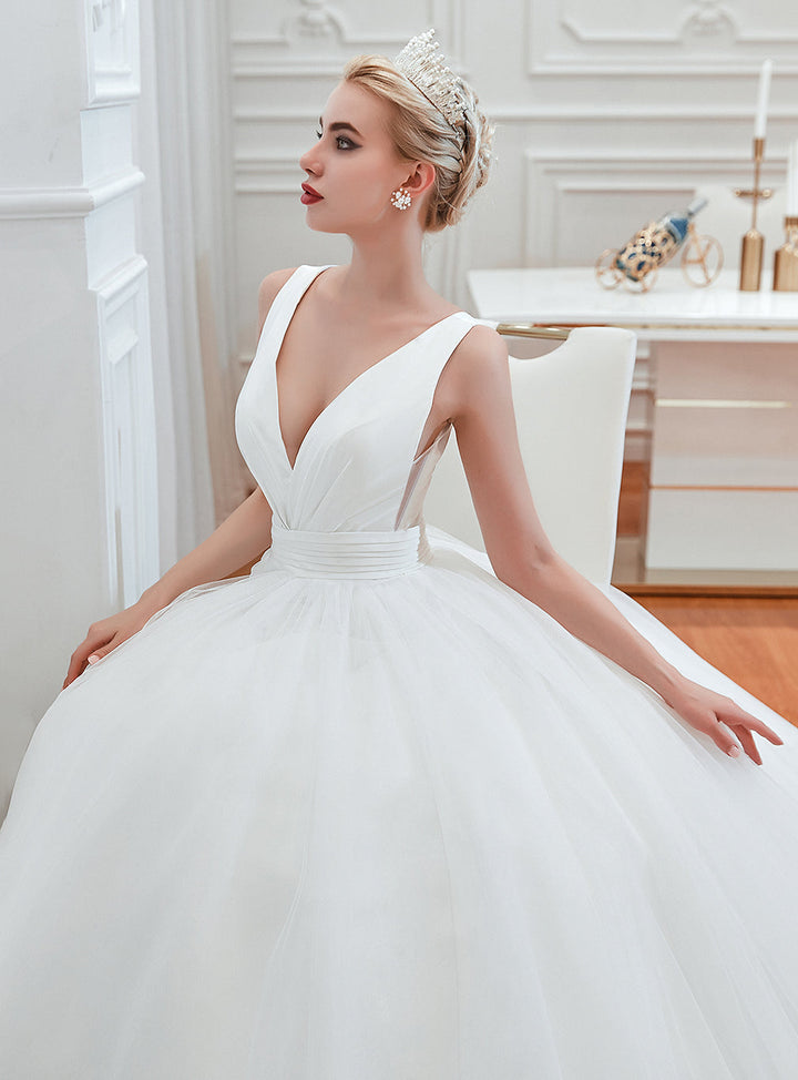 A-line V-Neck Sleeveless Tulle Cathedral Train Dress-koscy